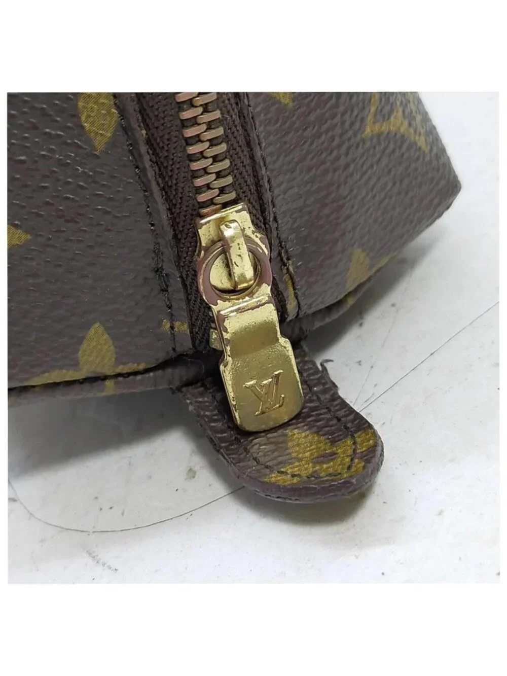 Authentic Louis Vuitton Monogram Demi Ronde Cosmetic Pouch Brown Canvas Luxury